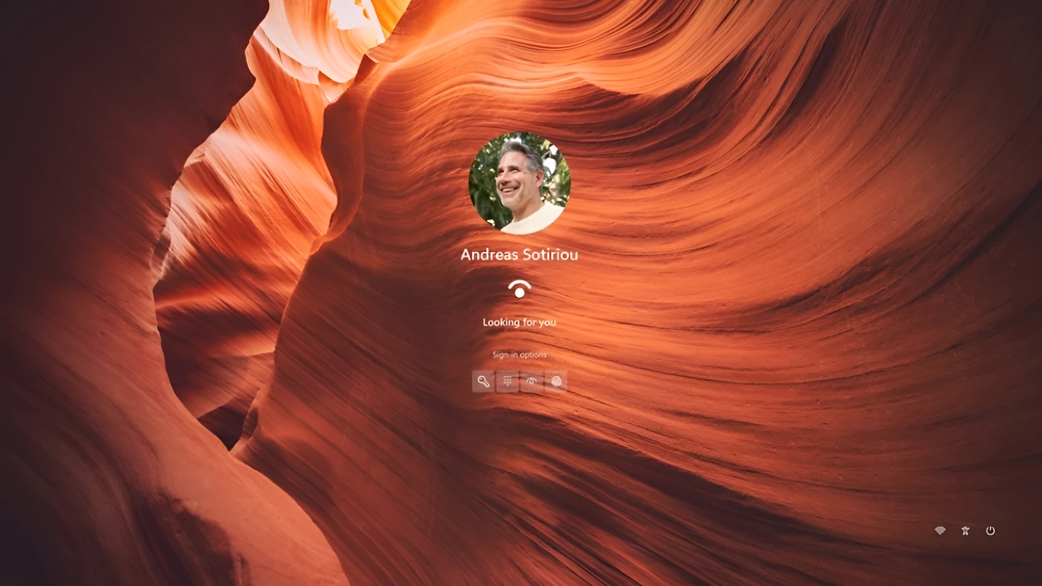 Microsoft desliga reconhecimento facial em locais escuros para corrigir falha crítica no Windows