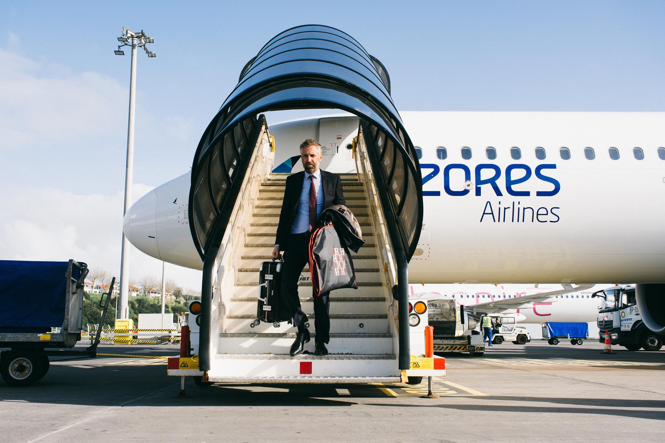 Pedro Nuno Santos é fã de fatos de marca de luxo. Saiba quanto custam os looks do candidato do PS