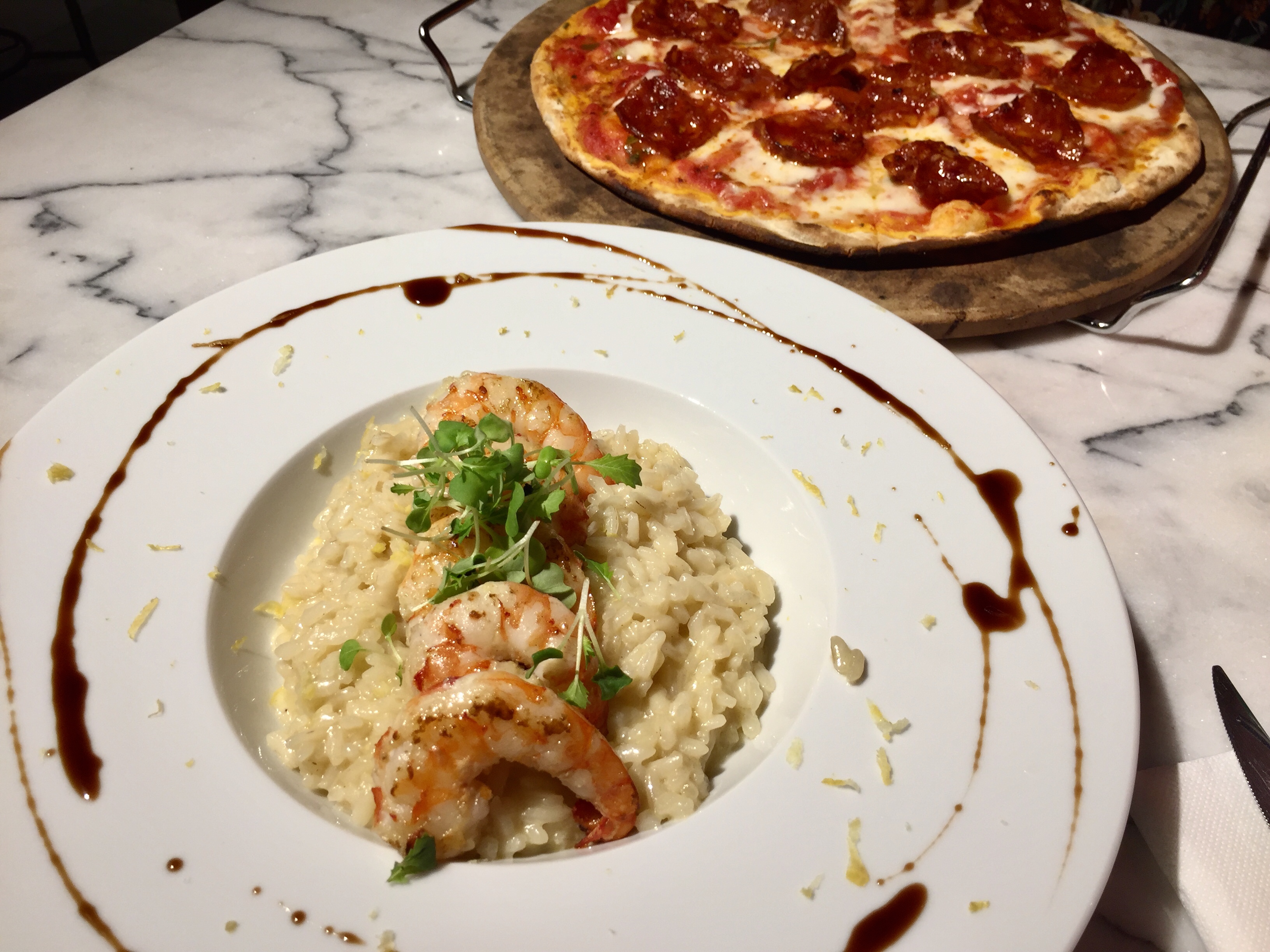 Couverts há muitos. Azeitonas logo da oliveira para o prato, nem tanto. Fomos ao Oh!Sorte