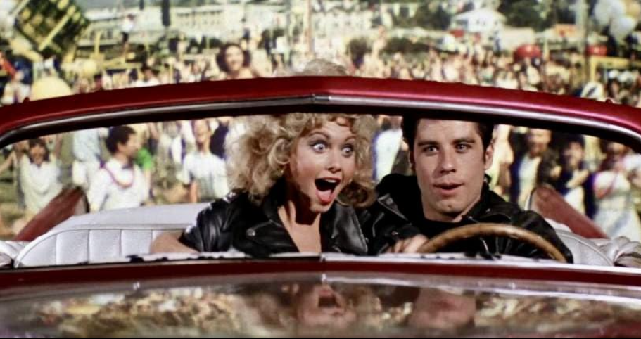 Atenção, fãs de “Grease”. Vem aí um espetáculo musical cheio dos êxitos mais conhecidos do filme