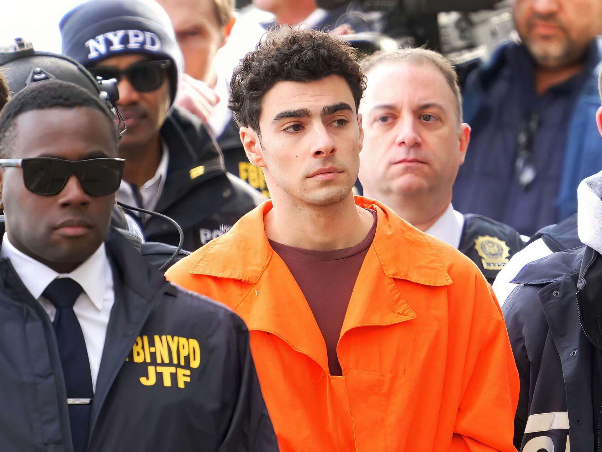 Luigi Mangione, acusado de homicídio, apareceu como modelo numa foto da Shein. O que se passou?