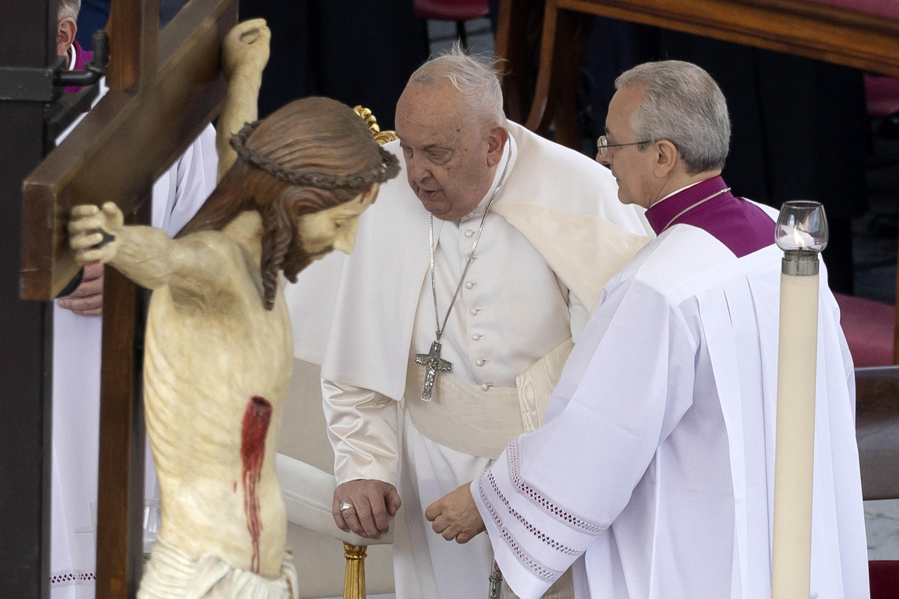 Expulsão de migrantes dos EUA é "atentado à sua dignidade", critica Papa Francisco