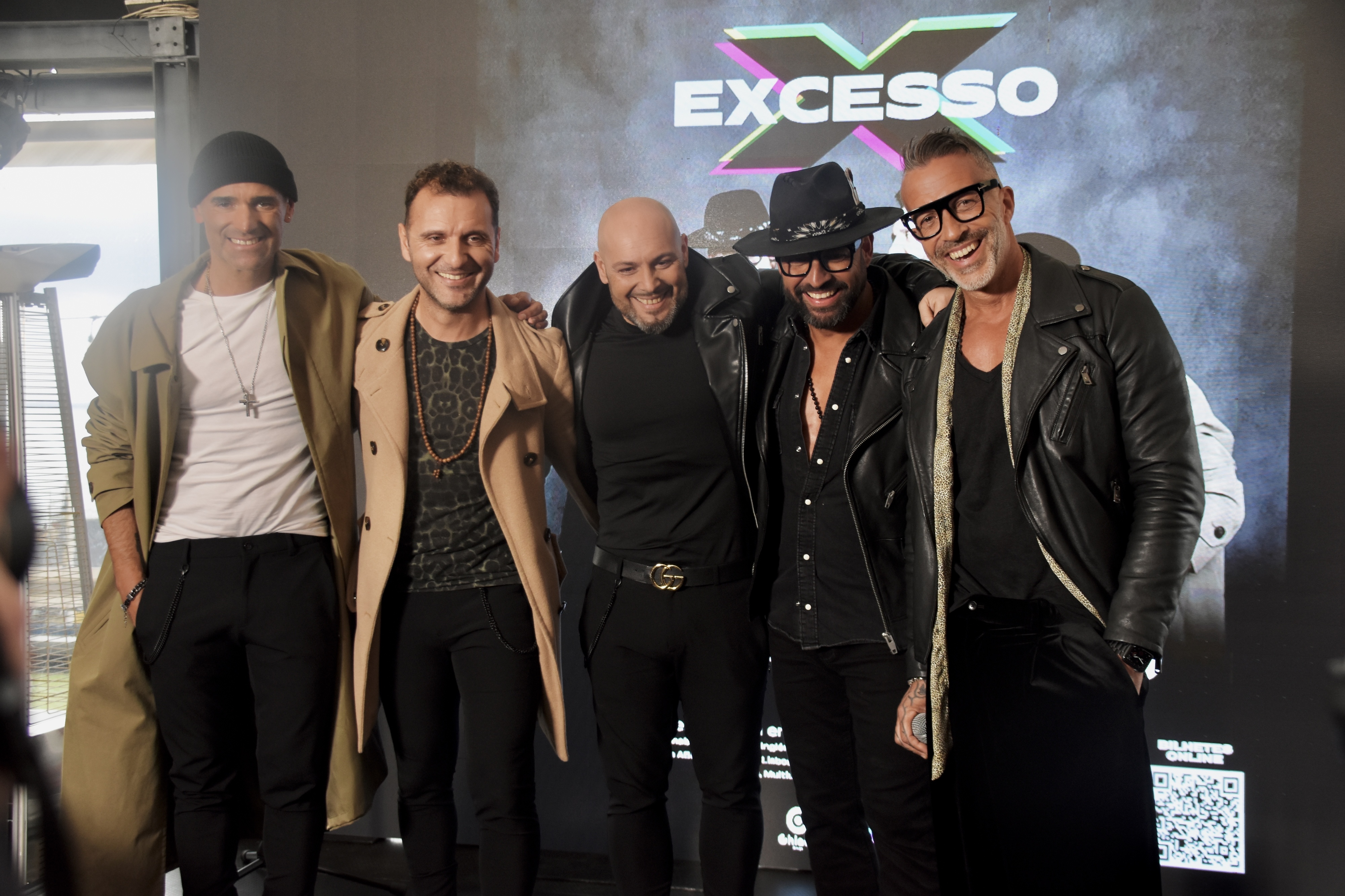 26 anos depois, Excesso lançam nova versão de “Eu Sou Aquele”. Admitimos sem vergonha: estamos fãs