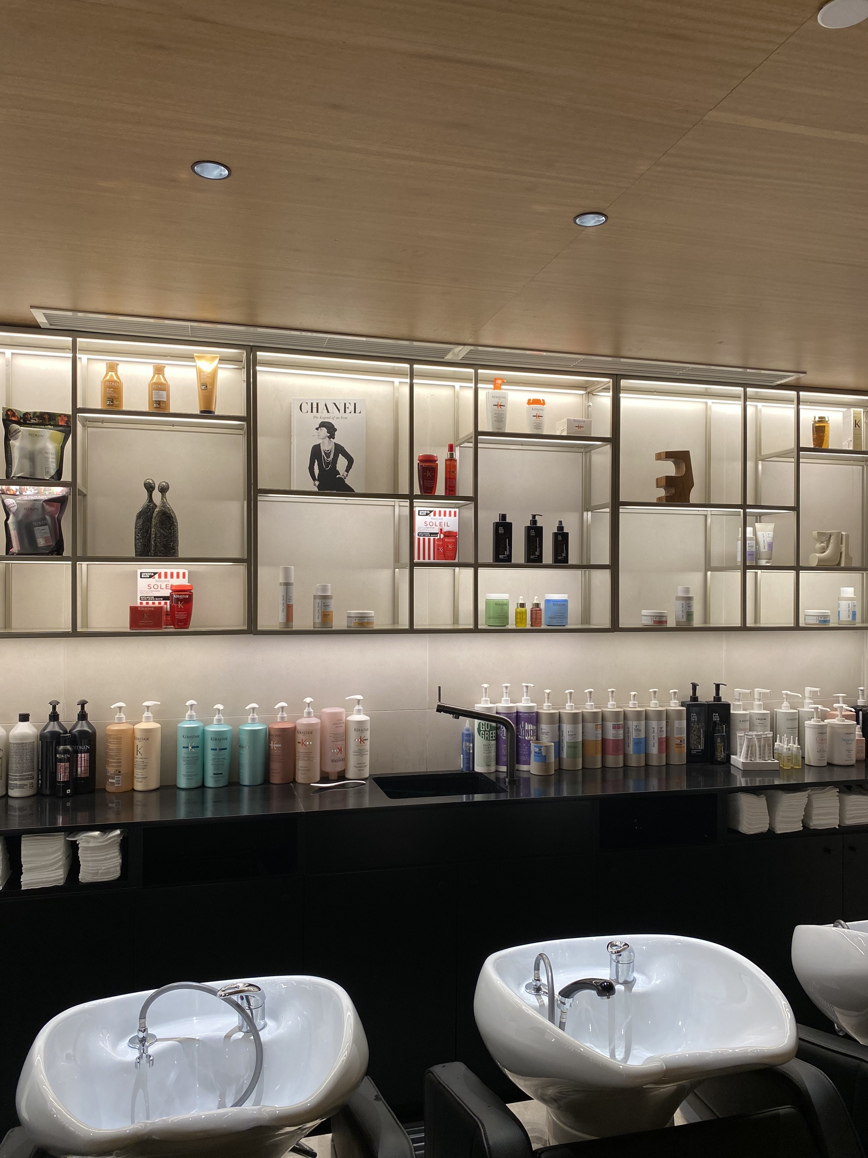 Jean Louis David reabre salão e aposta forte no conceito de head spa. Descubra as novidades