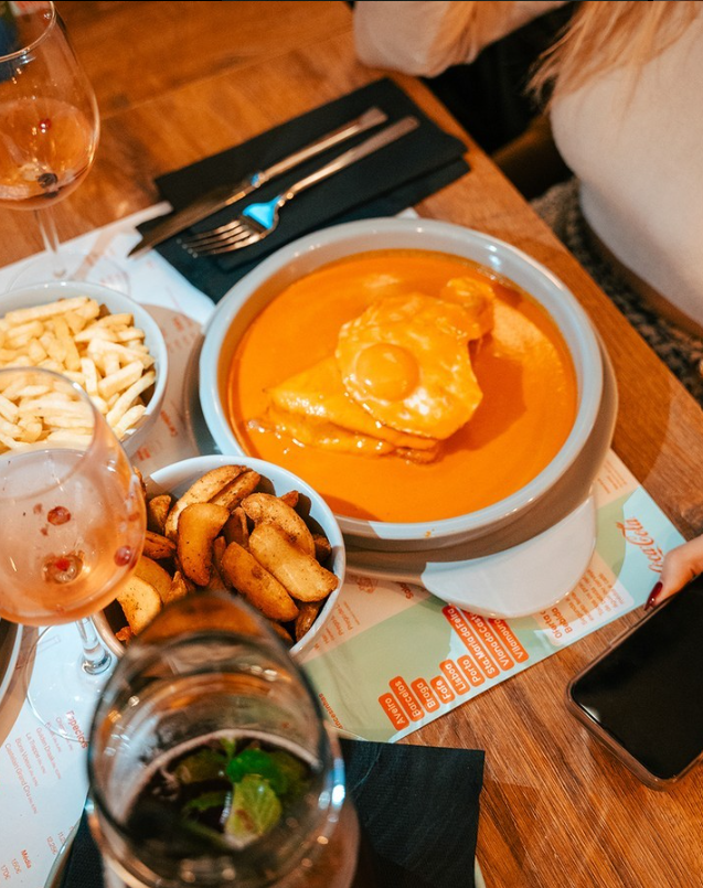 É oficial. As francesinhas do Camada estão prestes a chegar ao Saldanha (e trazem os clássicos)