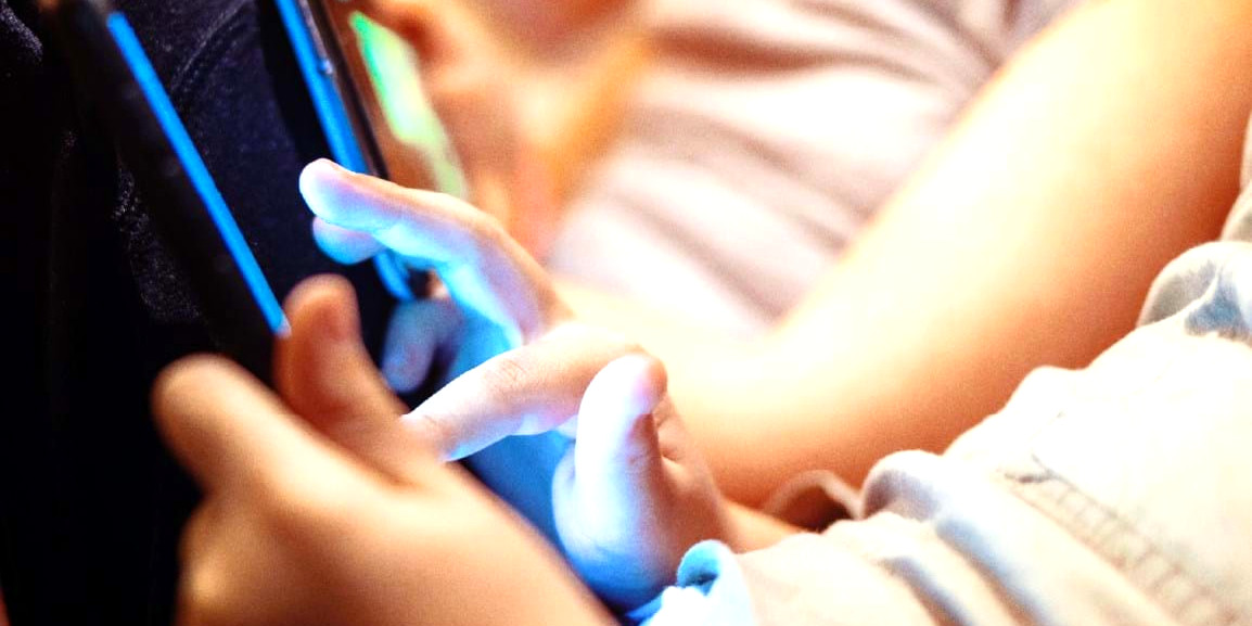 BE propõe limitar smartphones nos intervalos escolares para alunos do 1.º e 2.º ciclos