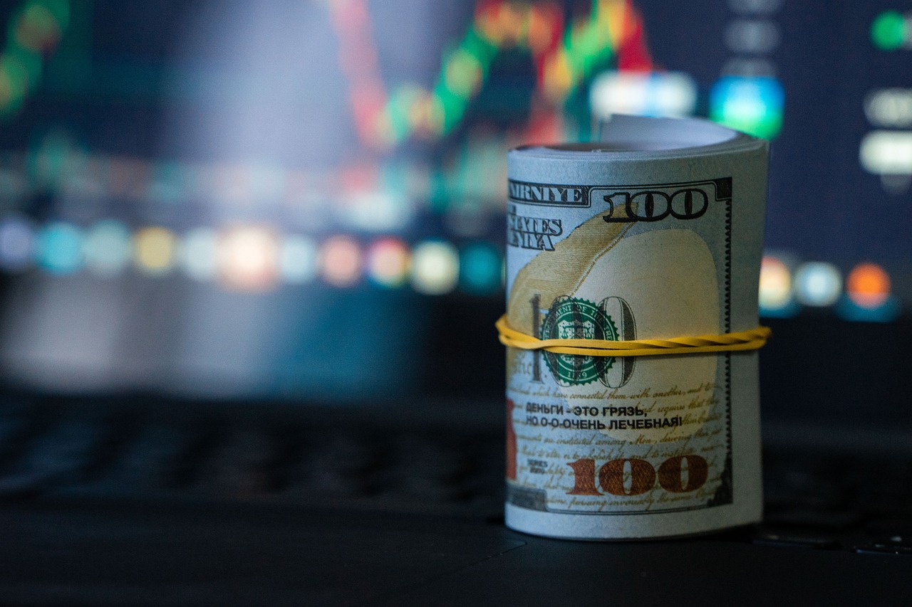 Gastos globais em TI crescem em 2025 com foco na otimização da IA generativa