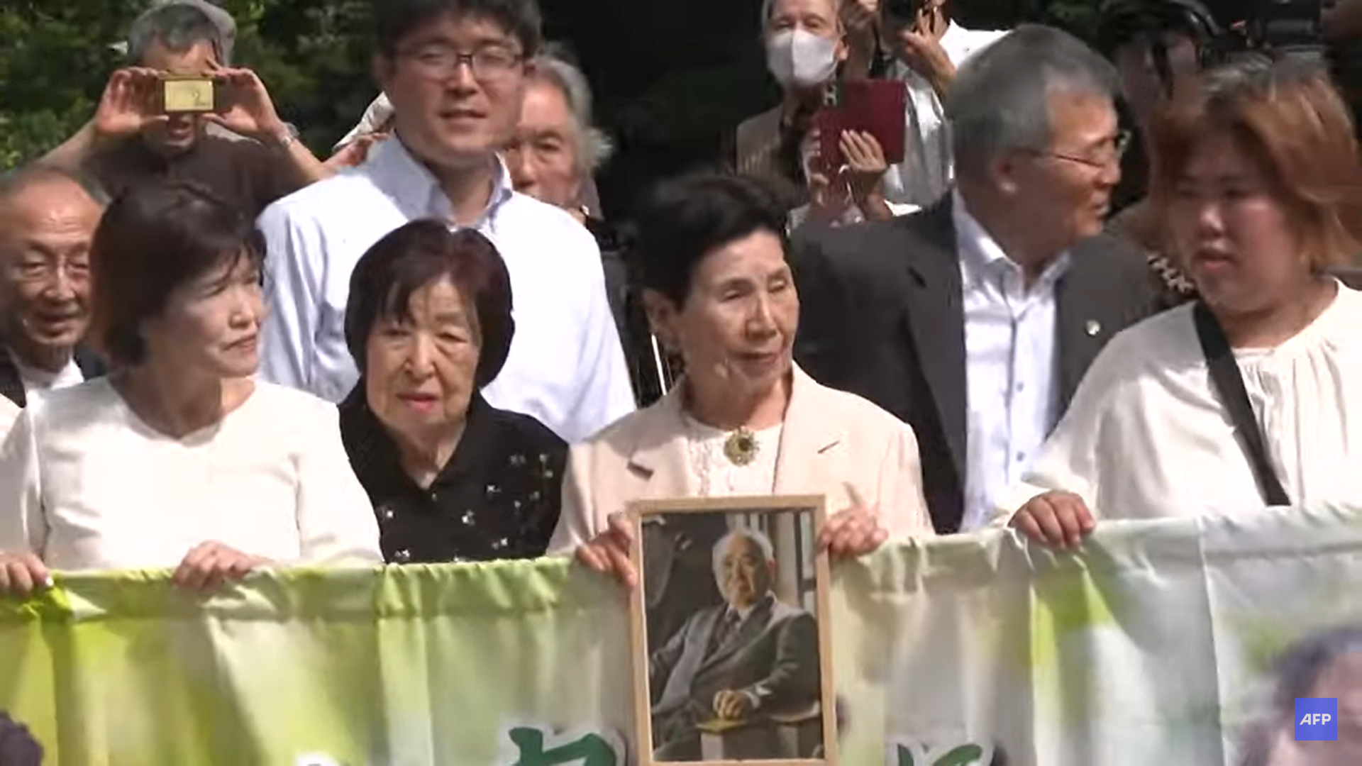 Homem passou mais de metade da vida no corredor da morte. Foi agora absolvido, aos 88 anos 