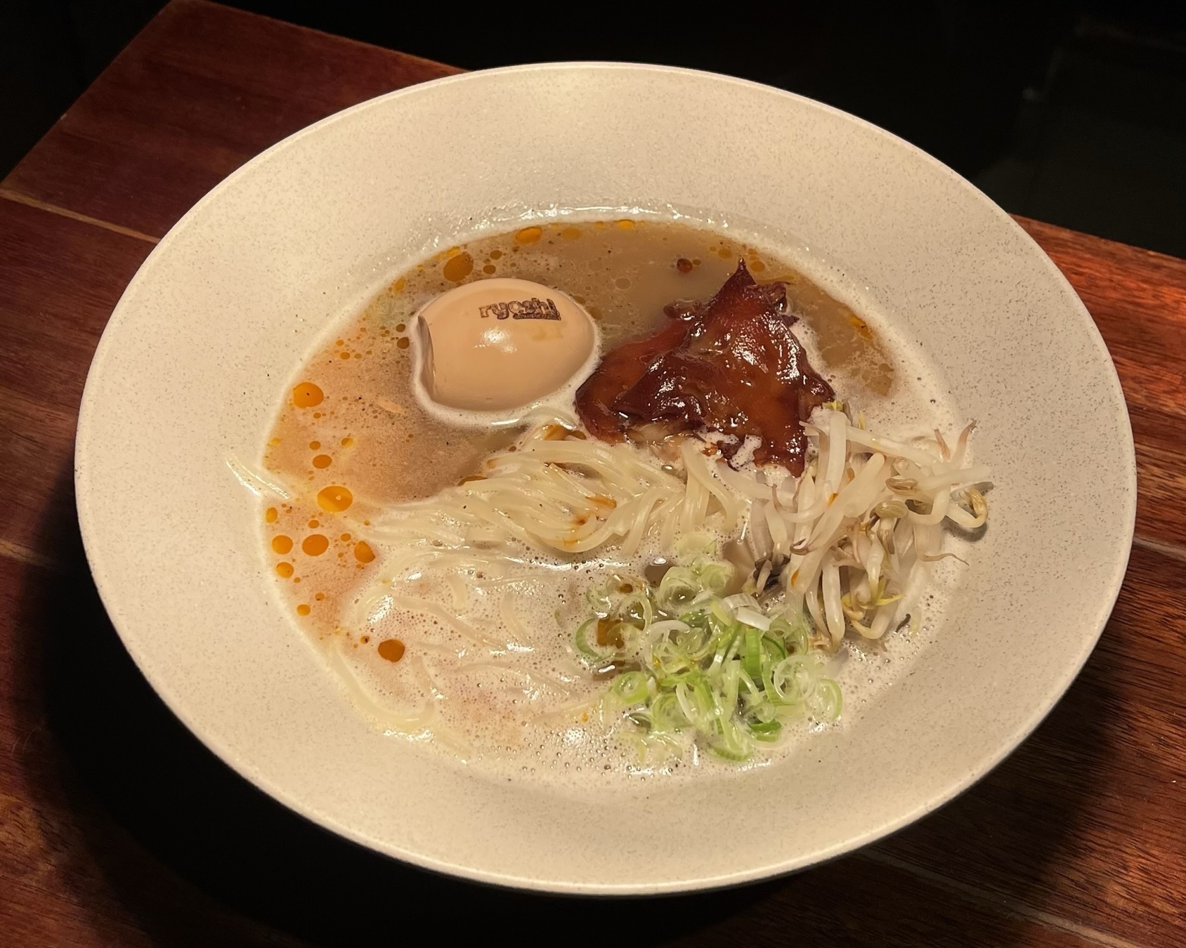 Só há 30 doses de ramen de leitão no Ryoshi (e apenas 2 dias para provar). Saiba tudo