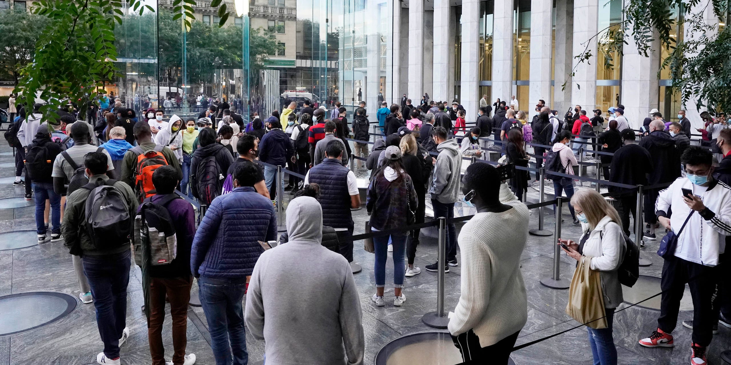 Adeus, roupa interior fofinha. A Oysho do Chiado foi toda renovada e reflete a nova imagem desportiva da marca