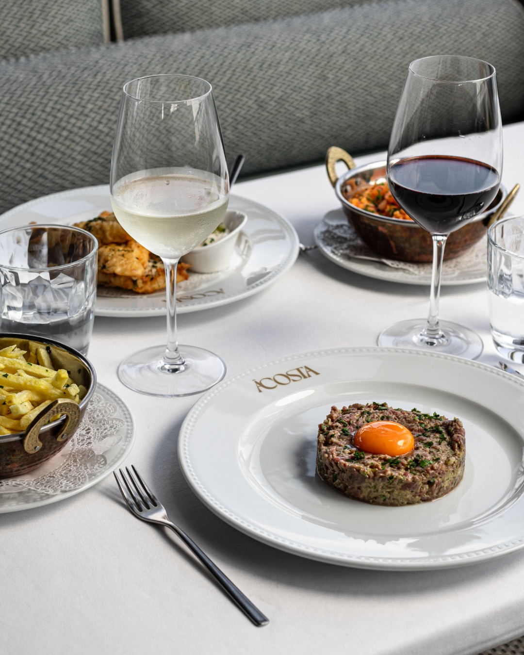 Da carne do KOB ao sushi do Yakuza. Quanto custa passar o Dia dos Namorados nos restaurantes de Olivier?