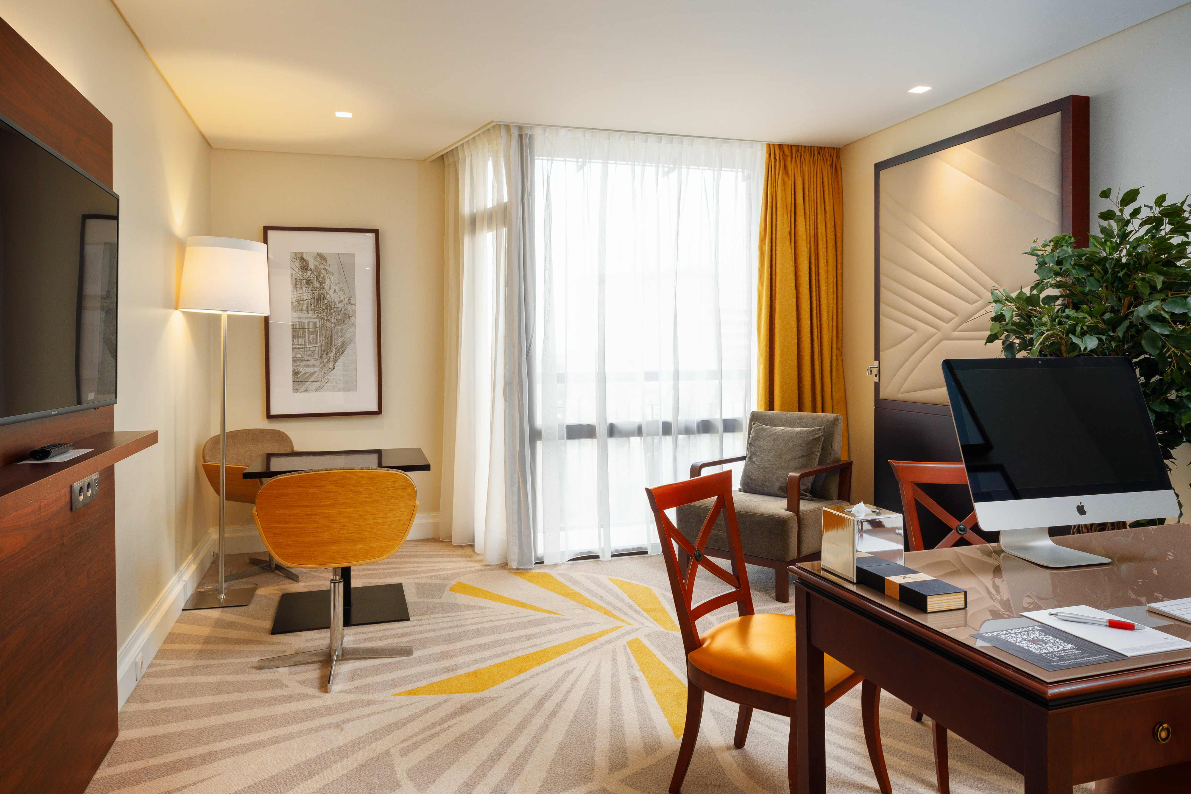 Lisbon Marriott e Hilton Vilamoura transformam quartos em escritórios — e as condições são incríveis