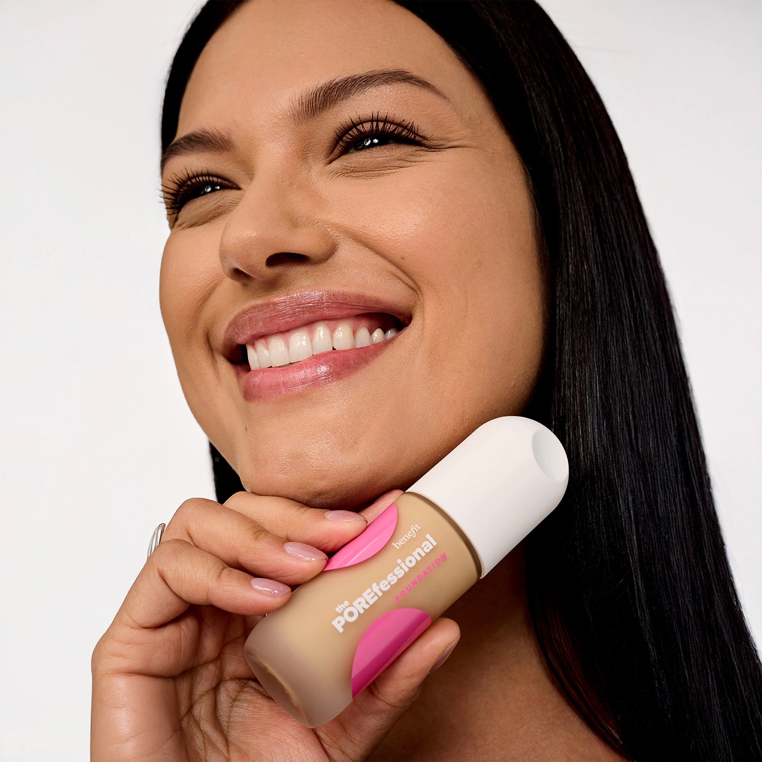 Testámos a nova (e viral) base da Benefit, que promete esconder os poros. Será que funciona?