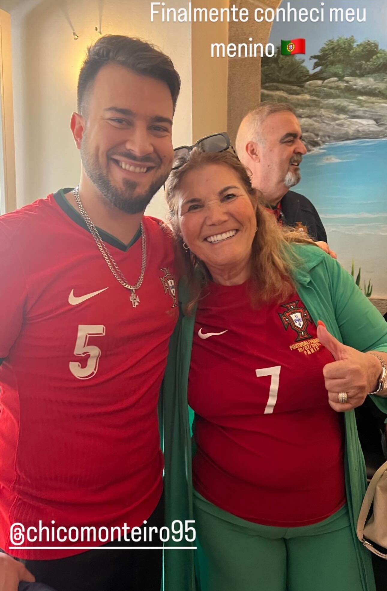 Sorridente, Dolores Aveiro publica foto com Francisco Monteiro. “Finalmente conheci meu menino”