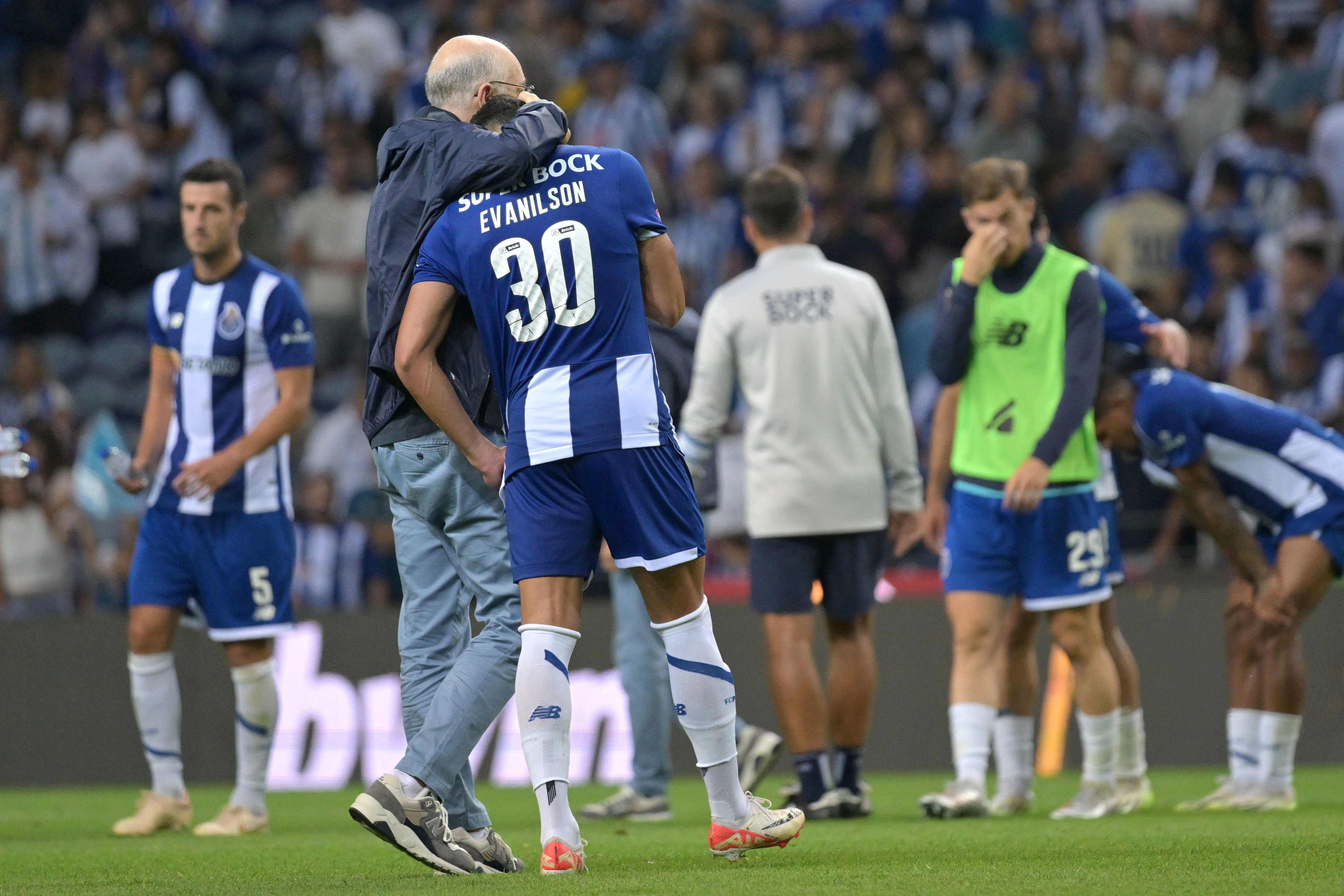 Jogo de loucos no Dragão acaba com empate entre FC Porto e Arouca