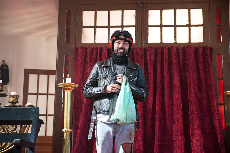 Diogo Valsassina dá vida ao “jovem e idealista” padre Tiago. “Salto de Fé” está quase a estrear