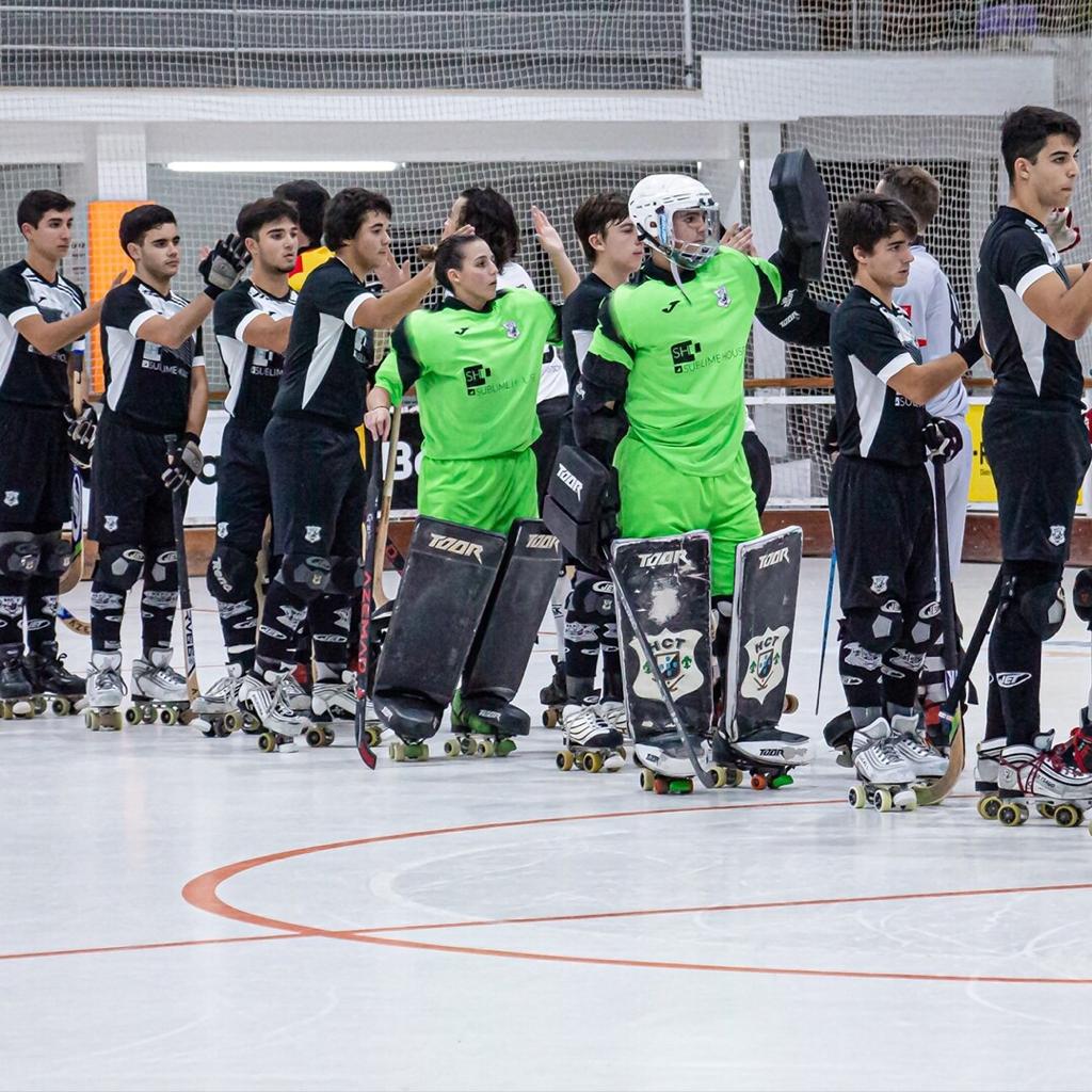 Jogadoras de hóquei em patins integraram equipas principais masculinas. Foi a primeira vez em Portugal
