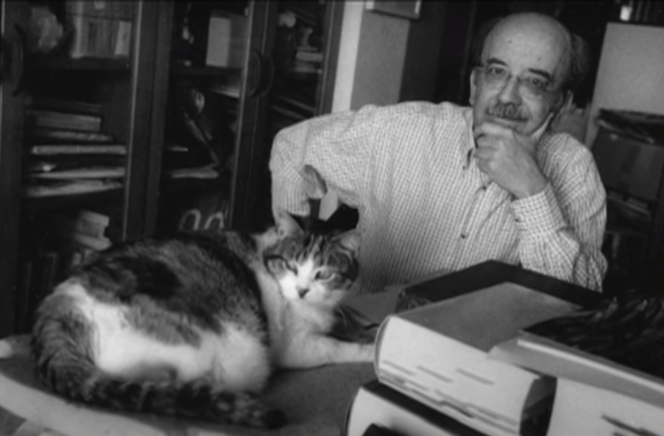 Filha do escritor Manuel António Pina vende Prémio Camões para pagar despesas dos gatos