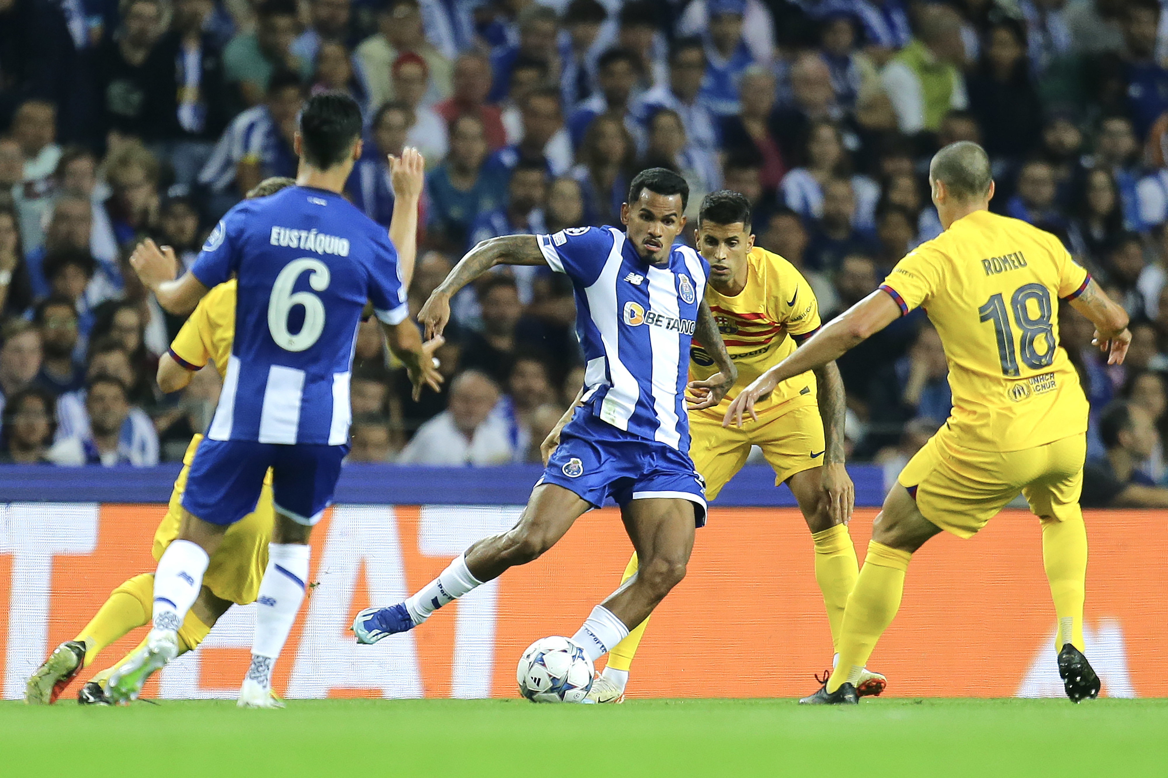 Xavi e o jogo com o FC Porto: Espero que aconteça uma noite