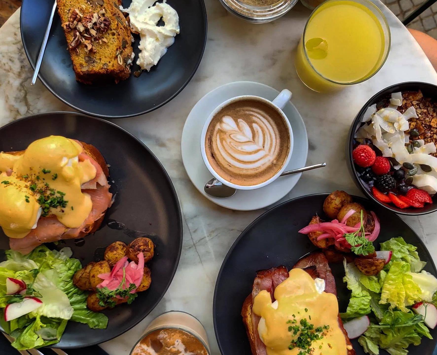 Ir ao teatro, ao brunch ou à feira. Temos 7 sugestões de atividades para este fim de semana