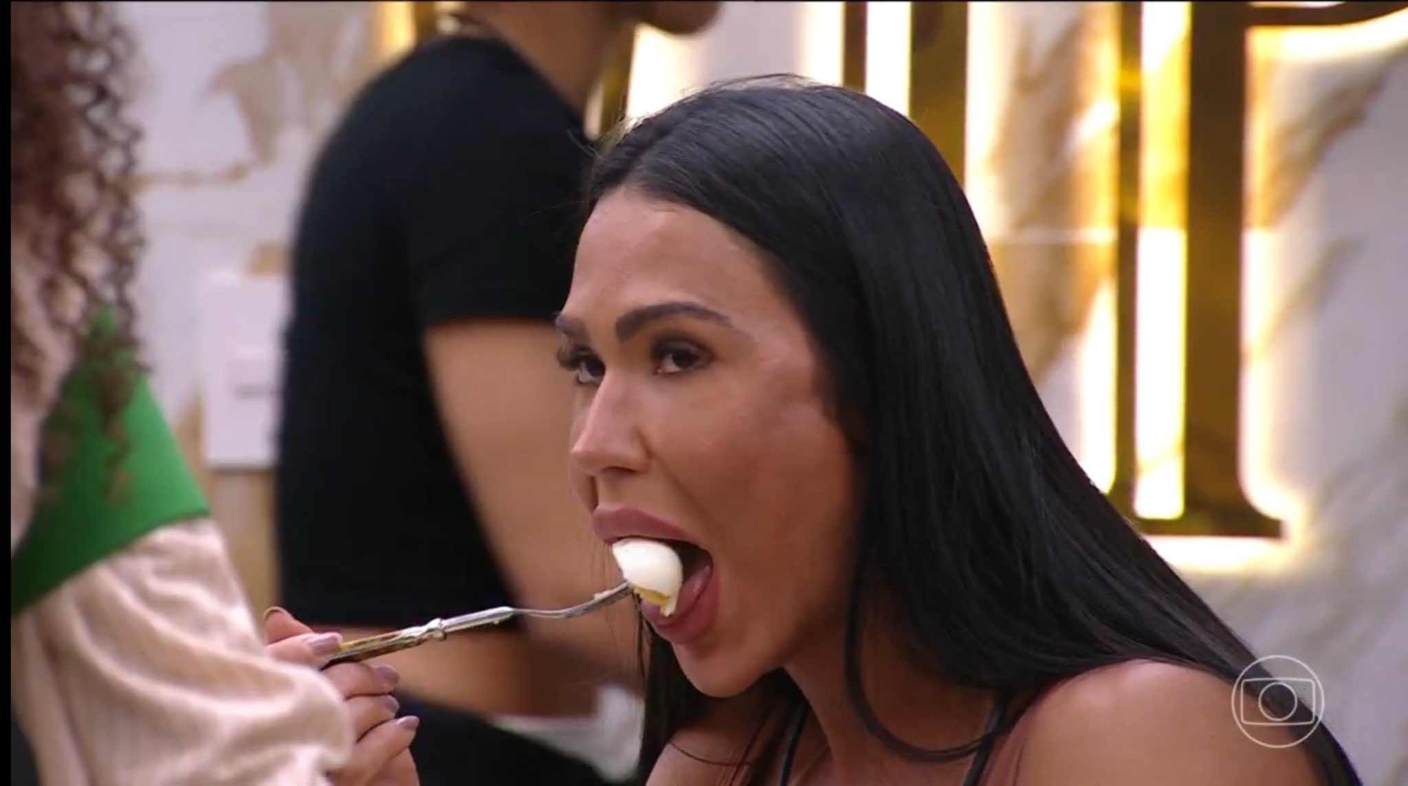 Concorrente do “Big Brother Brasil” come 40 ovos por dia. Pode ser prejudicial para a saúde?