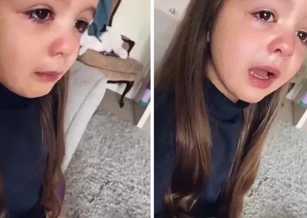 Menina em lágrimas quando a mãe lhe diz que não vai ser princesa e vai ter de trabalhar. Veja o vídeo