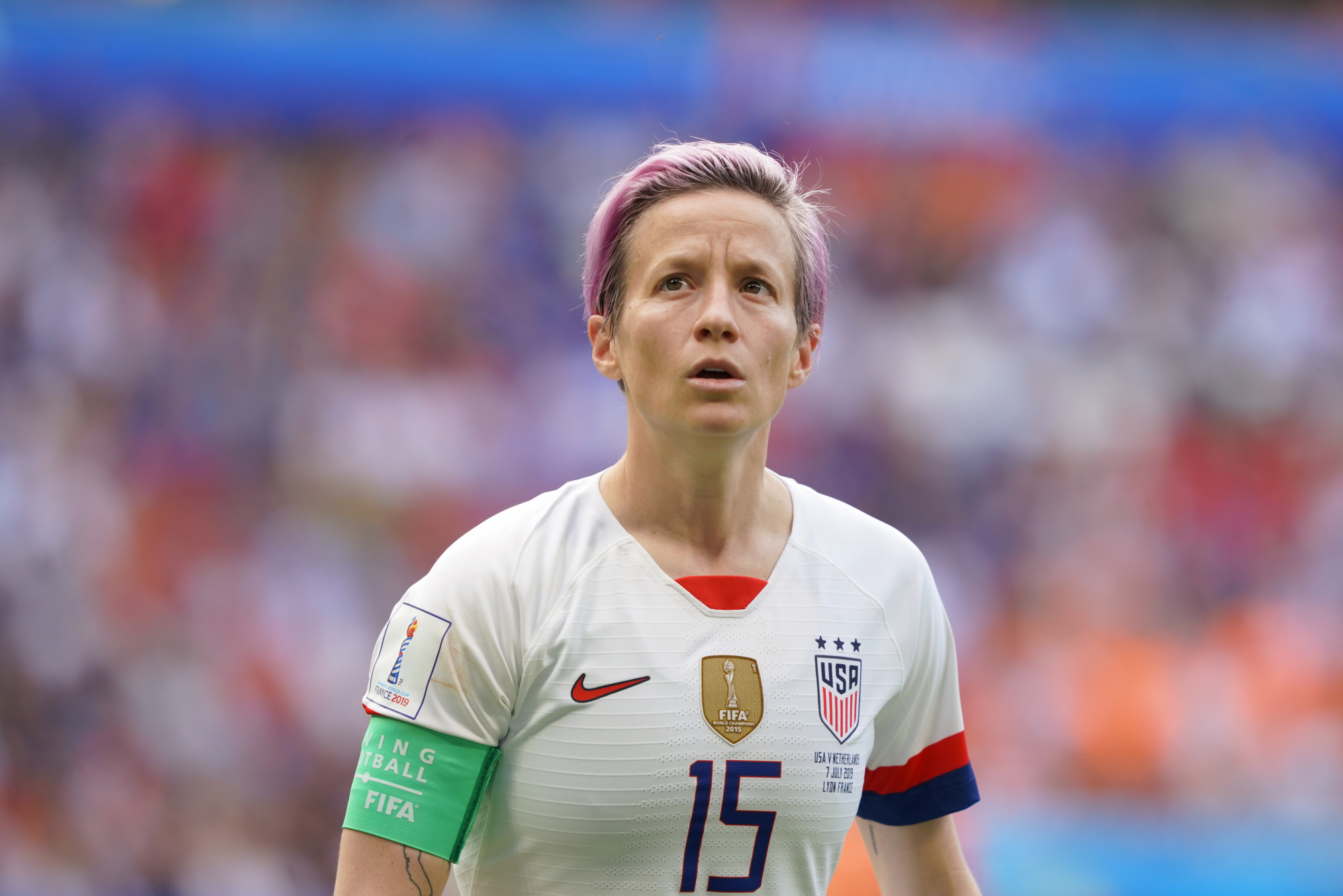 Megan Rapinoe. A futebolista que desafiou um presidente e uma sociedade misógina