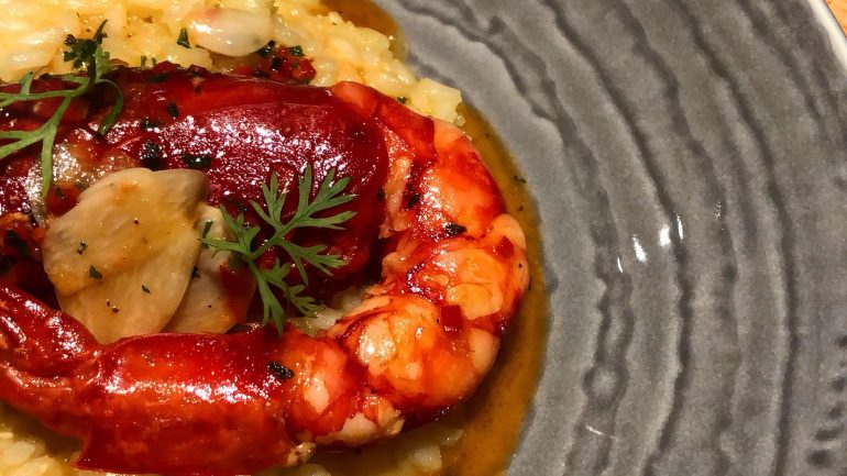 O novo restaurante do Chiado tem happy hour e uma açorda de comer e chorar por mais