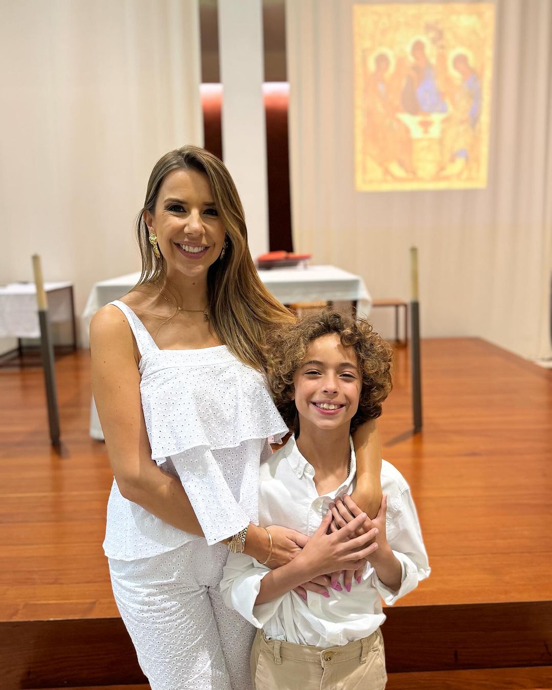 Adorámos o look total white de Ana Garcia Martins. 15 peças brancas para recriar este visual