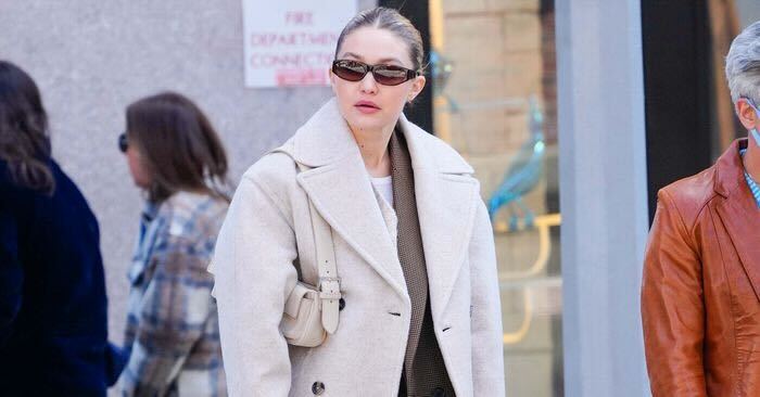 O sobretudo da Mango que conquistou Gigi Hadid e Sienna Miller e custa menos de 200€