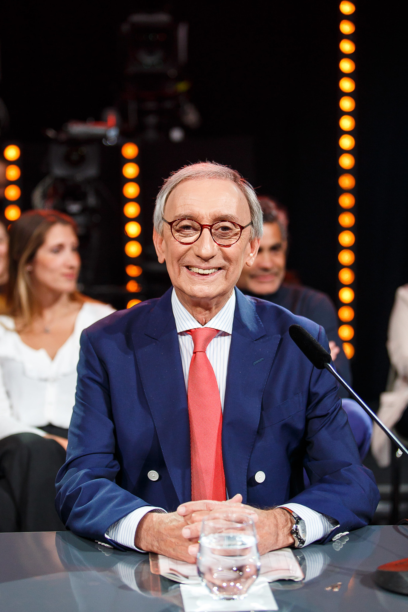 Apresentador Júlio Isidro deixa a RTP após 65 anos. “Quero viver a vida com calma”