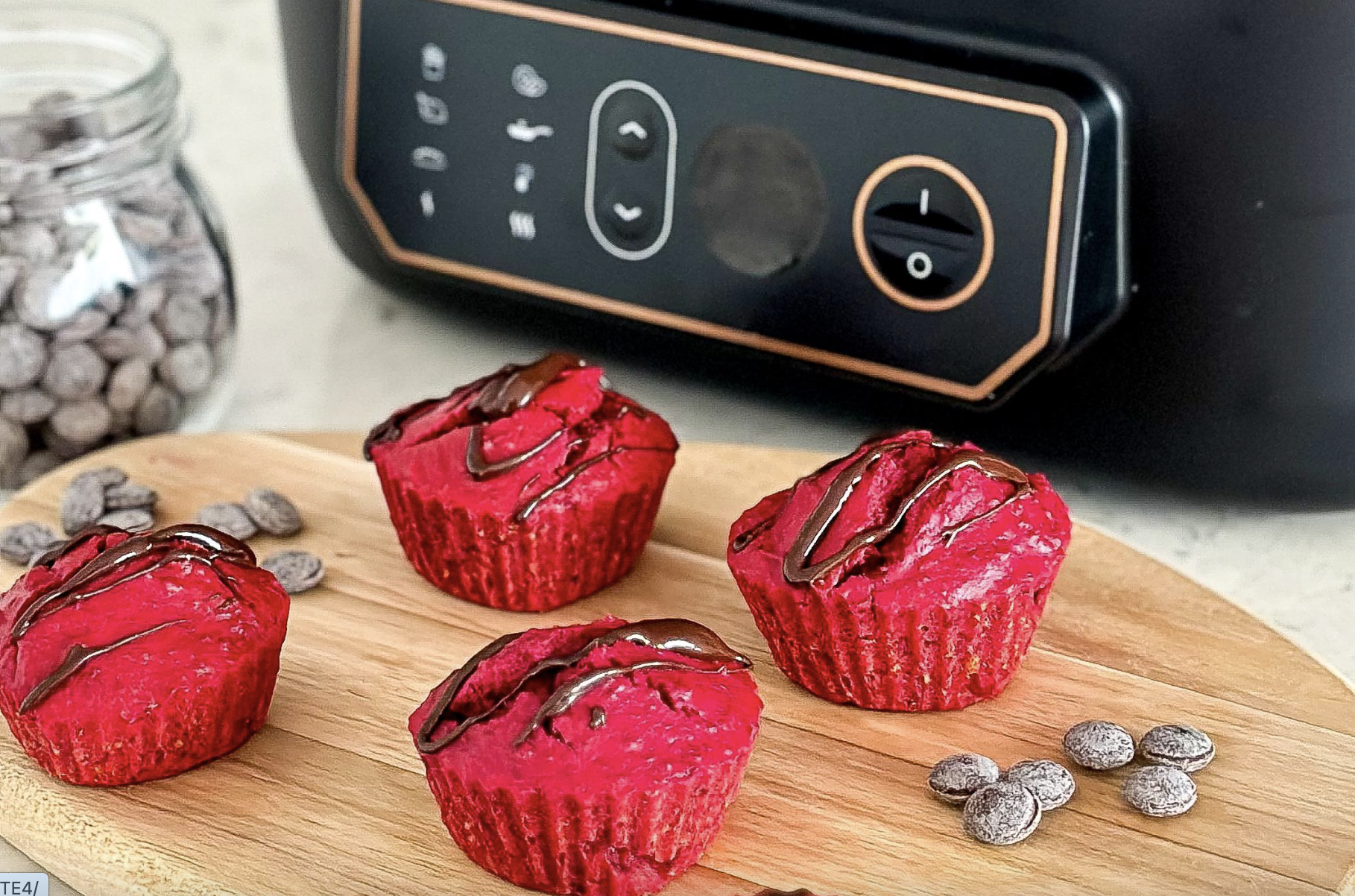 Saudáveis e deliciosos. Saiba como fazer estes muffins de beterraba e chocolate para o Dia dos Namorados