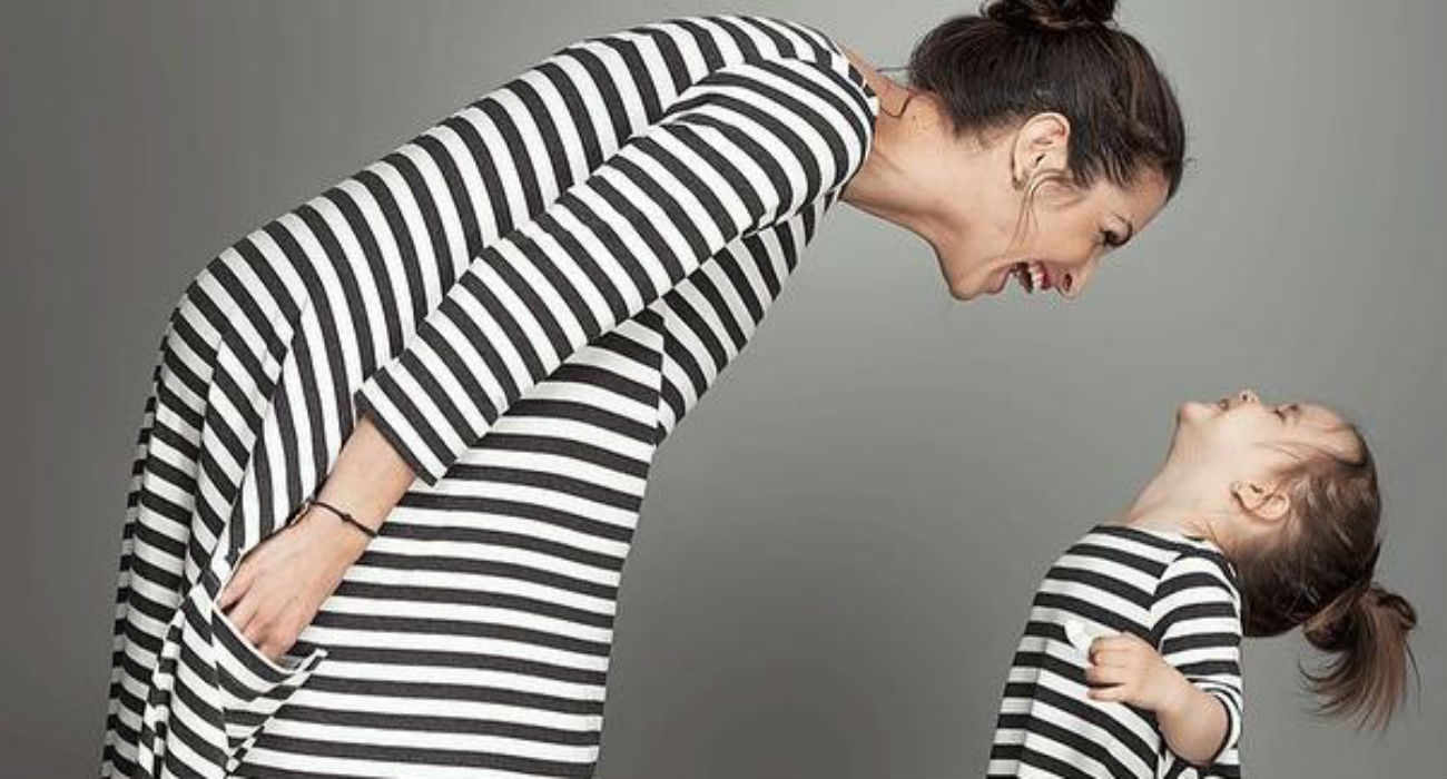 Mãe e filha podem ficar ainda mais parecidas. Como? Se usarem o mesmo look