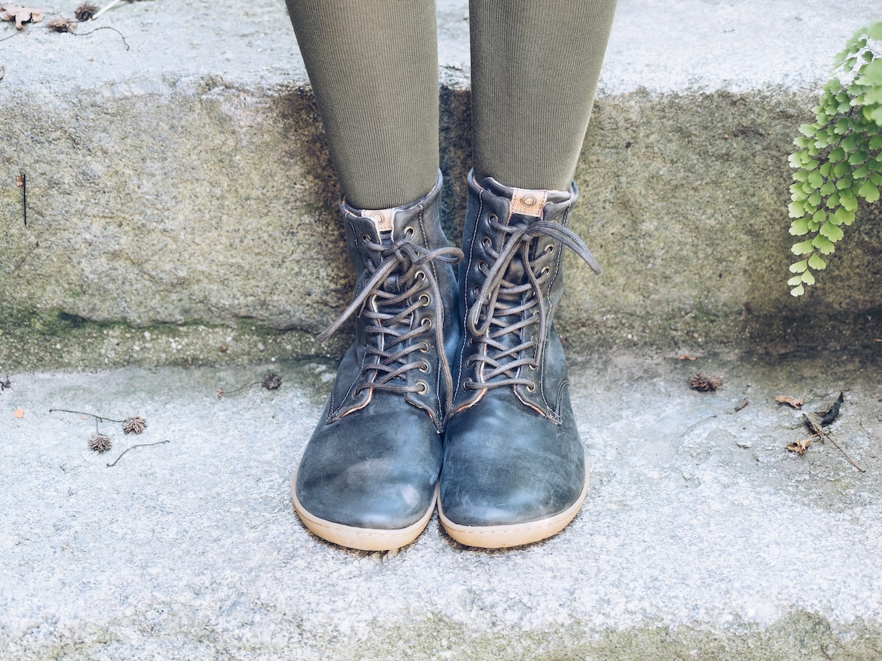 Esta marca portuguesa tem sapatos que imitam a sensação de andar descalço. Veja 11 opções