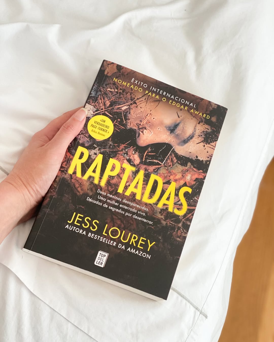 Um colar, três meninas, e um segredo enterrado há 40 anos. “Raptadas” é o novo thriller que não pode perder