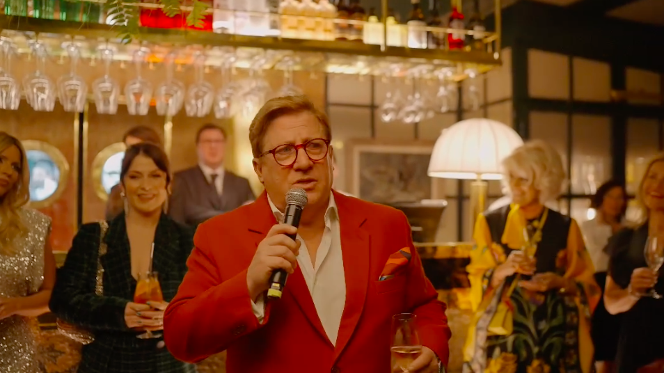 Herman José celebra aniversário rodeado de famosos (incluindo José Eduardo Moniz, da TVI). Veja o vídeo