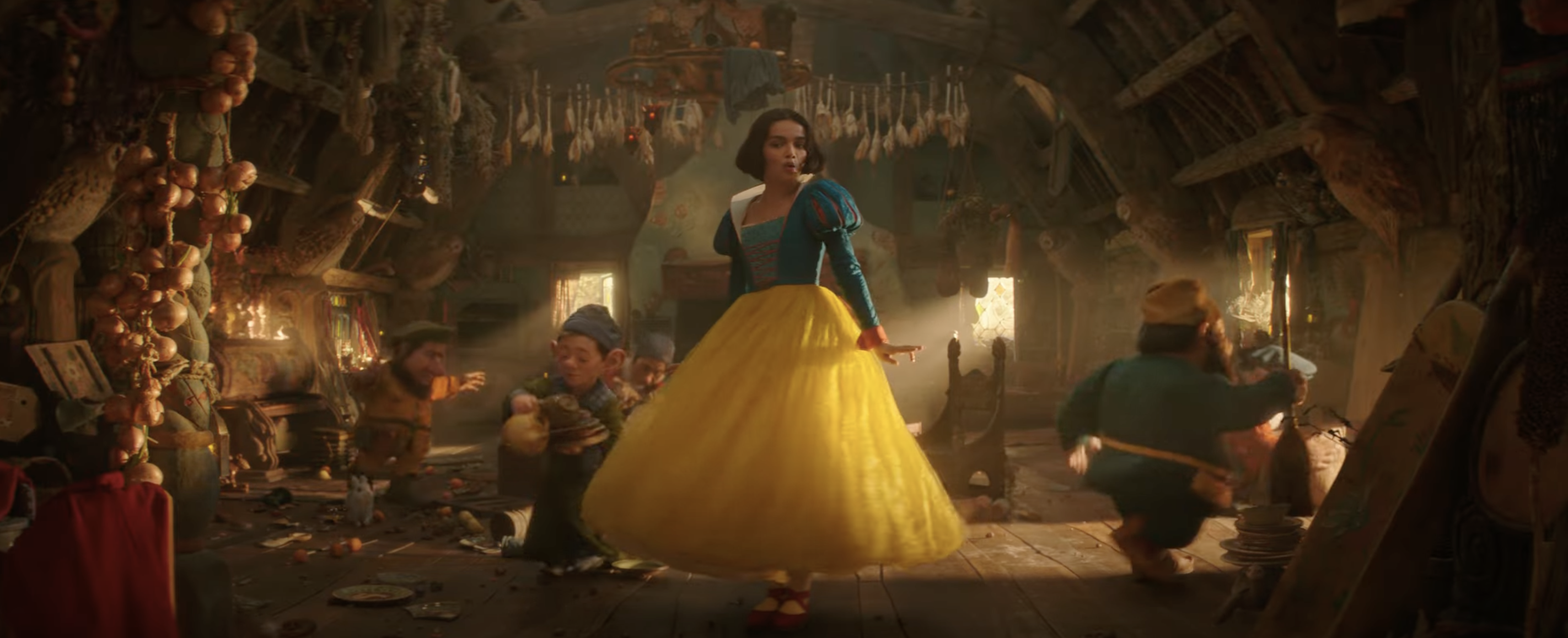 Disney apresenta nova versão da “Branca de Neve” e afinal parece que vai haver 7 anões. Veja o vídeo