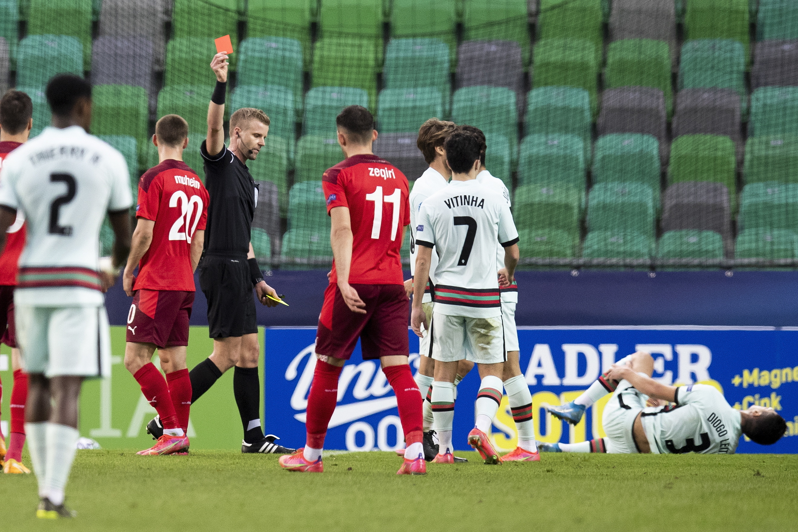 Sub-21 de Portugal vence Roménia em jogo particular com dois golaços - EURO  Sub 21 - SAPO Desporto