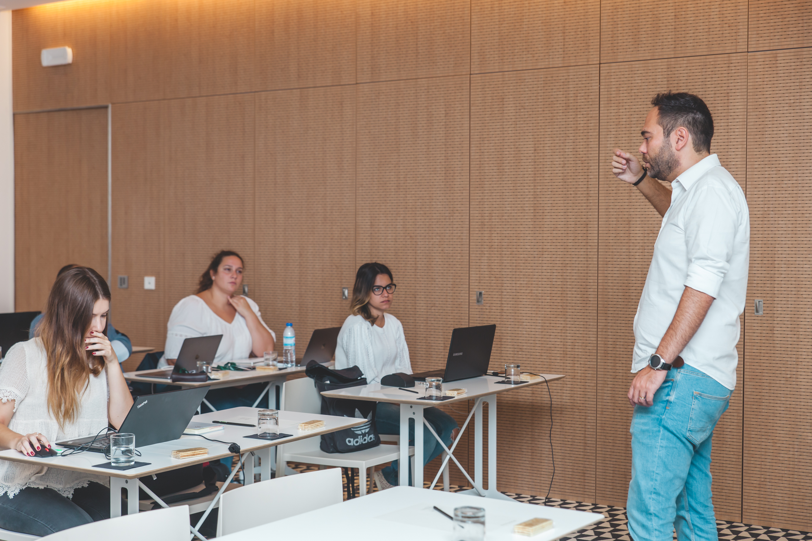 Quer aproveitar o cheque de formação digital? Vem aí um curso de marketing digital de 18 horas