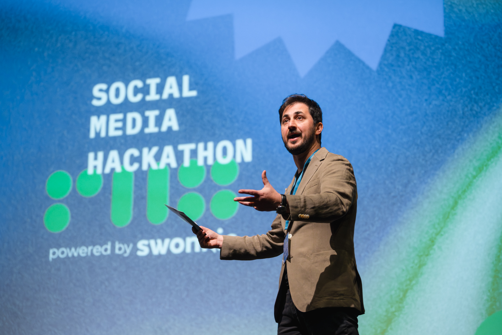 Social Media Hackathon debate futuro das redes sociais com IA