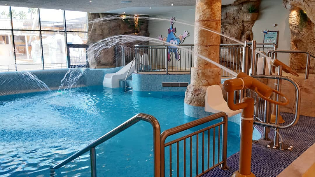 Primeiro parque aquático coberto da Península Ibérica vai abrir no Algarve. E está quase!