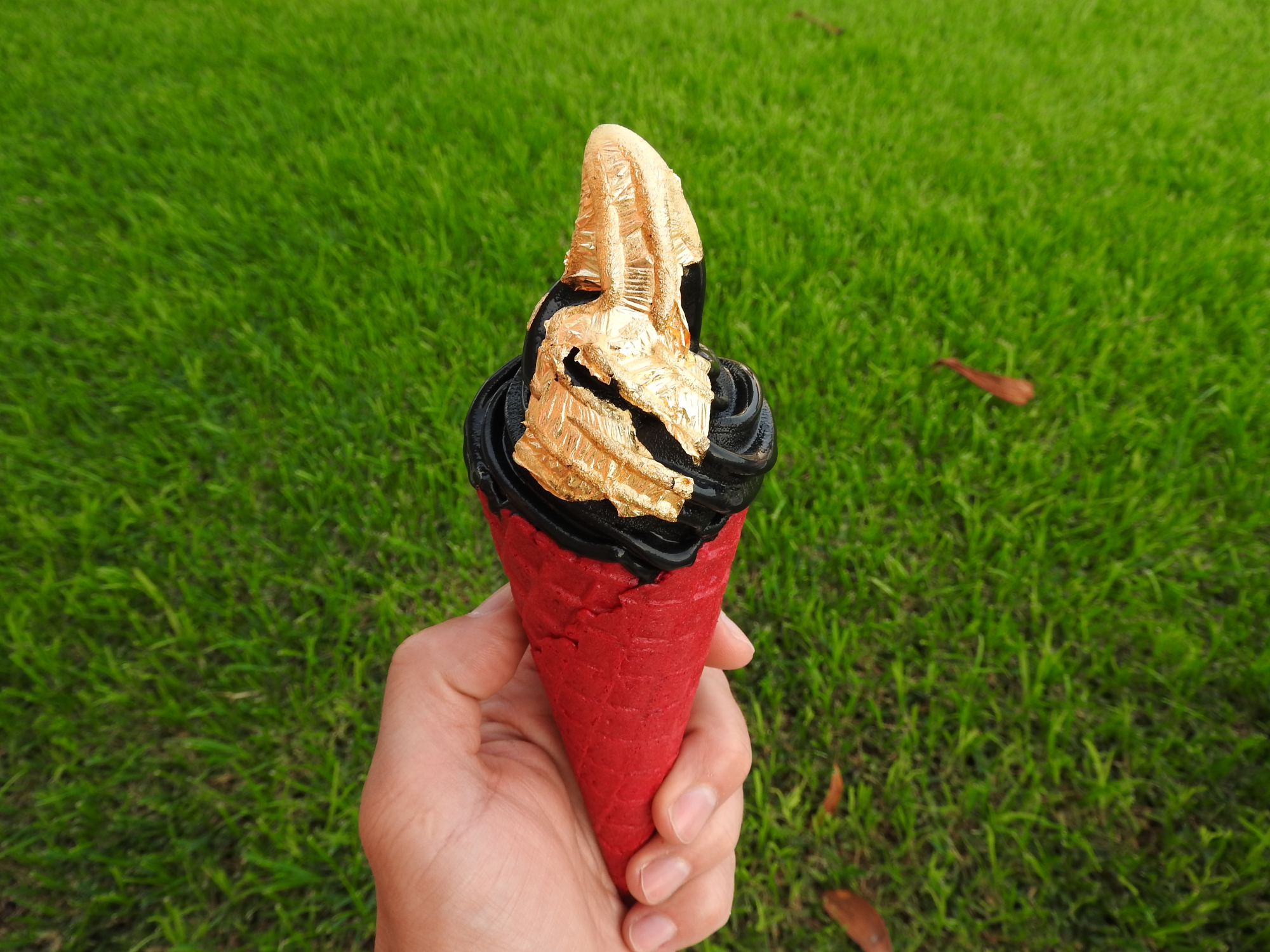 Há um novo gelado e este tem um ingrediente especial: ouro