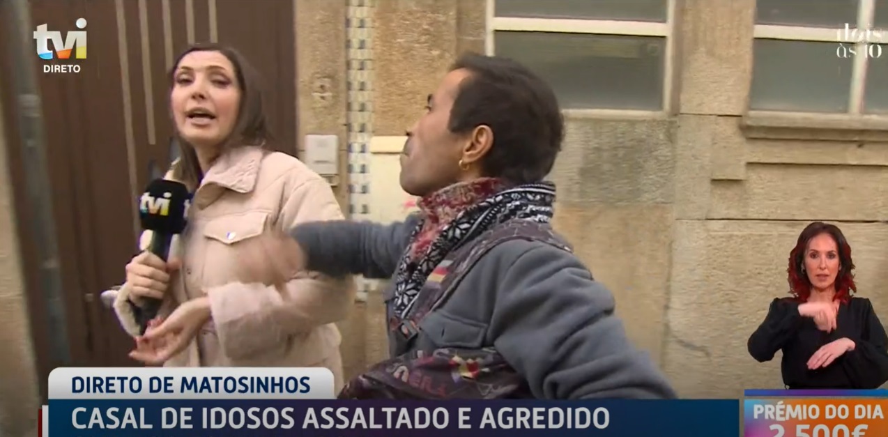 Repórter da TVI agredida em direto. Homem empurrou-a várias vezes