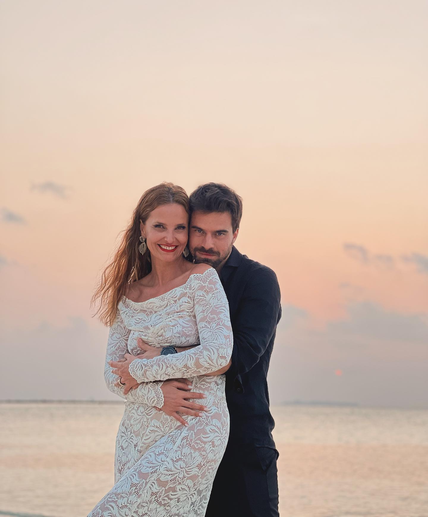 Cristina Ferreira e João Monteiro passam noite romântica em suite milionária. Veja o vídeo