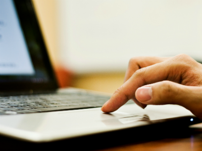 Especialista dá-lhe 9 dicas para não procrastinar durante o trabalho