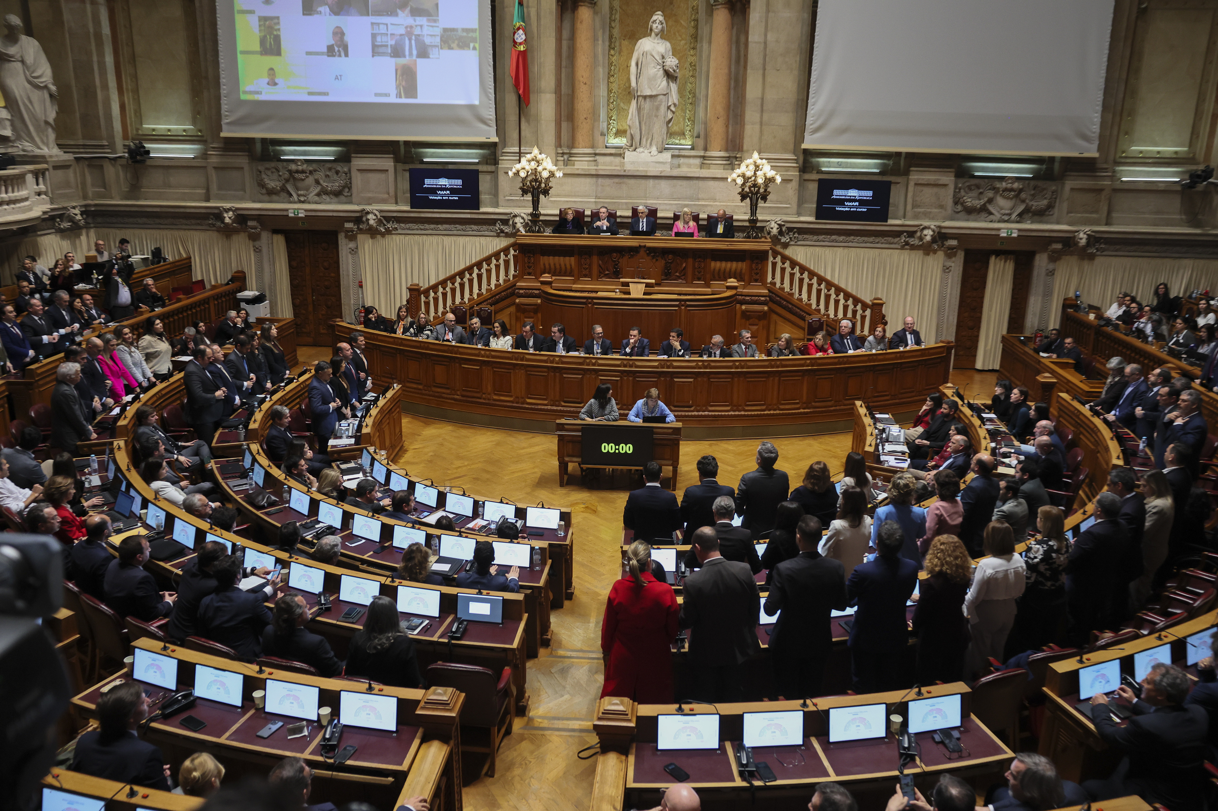 Entidade para a Transparência reconhece que há declarações de governantes por verificar