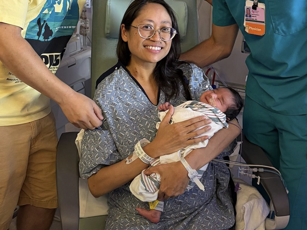 Mulher ia remover tumor com 10 quilos e descobriu bebé pronto a nascer. Desenvolveu-se fora do útero