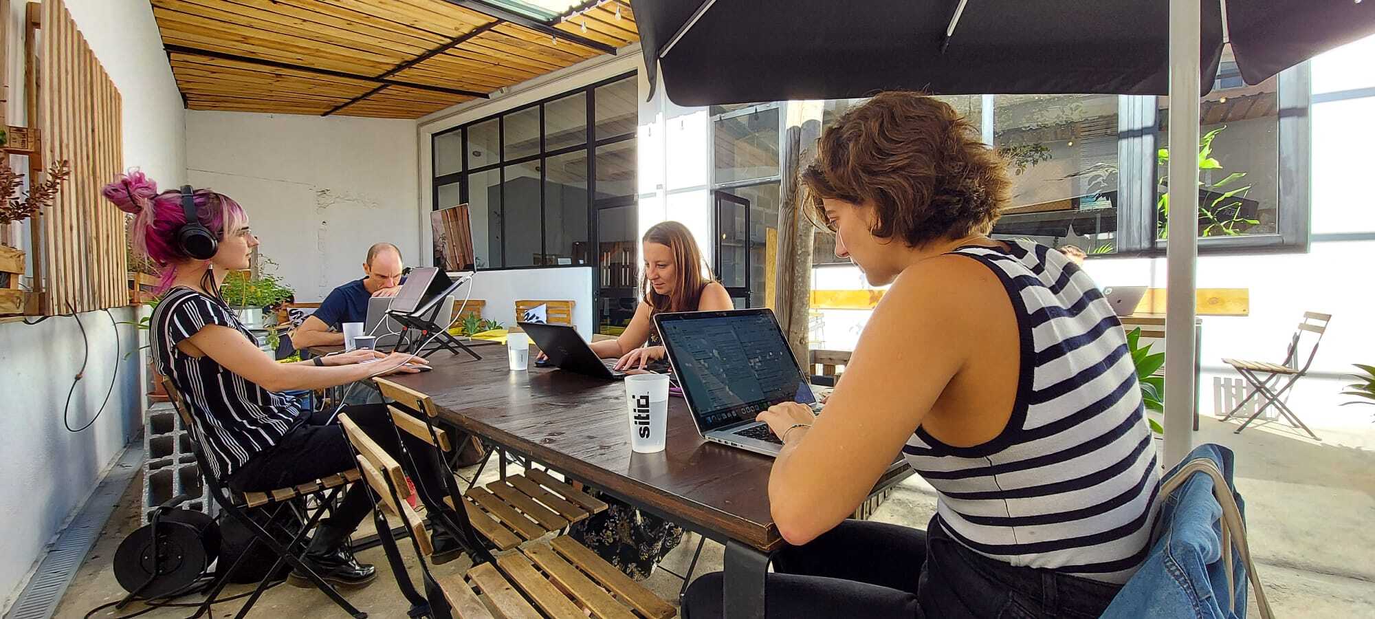 Já não aguenta o teletrabalho? Às quintas-feiras, vai poder fazer cowork no Porto (e não tem de pagar nada)