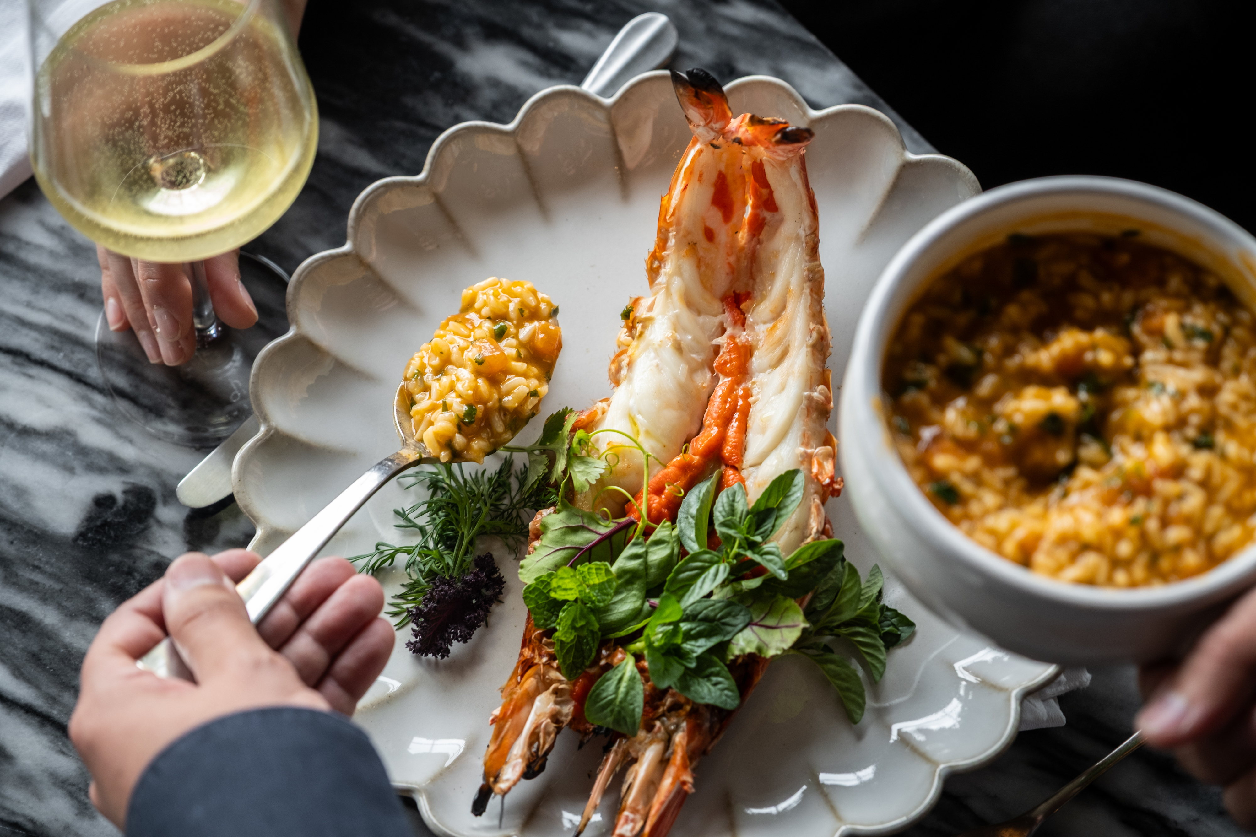 INARI Comporta. A nova carta tem croquetes de picanha, arroz de camarão-tigre e dedo do chef Vítor Sobral