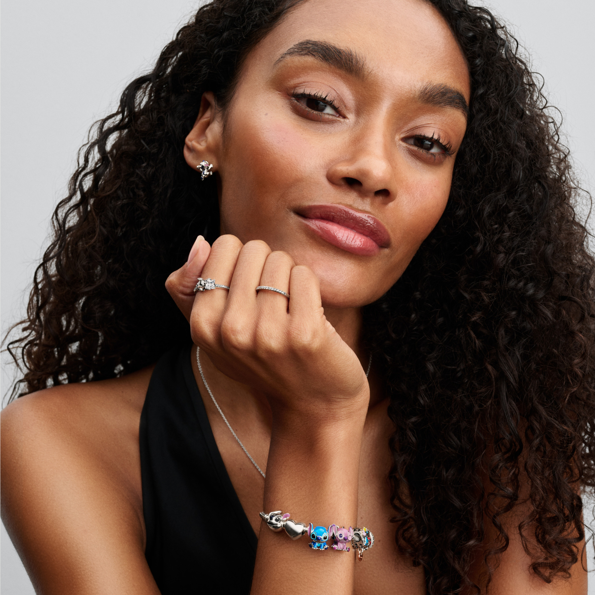 Os fãs do Stitch vão enlouquecer com os novos acessórios da Pandora (que não chegam aos 100€)